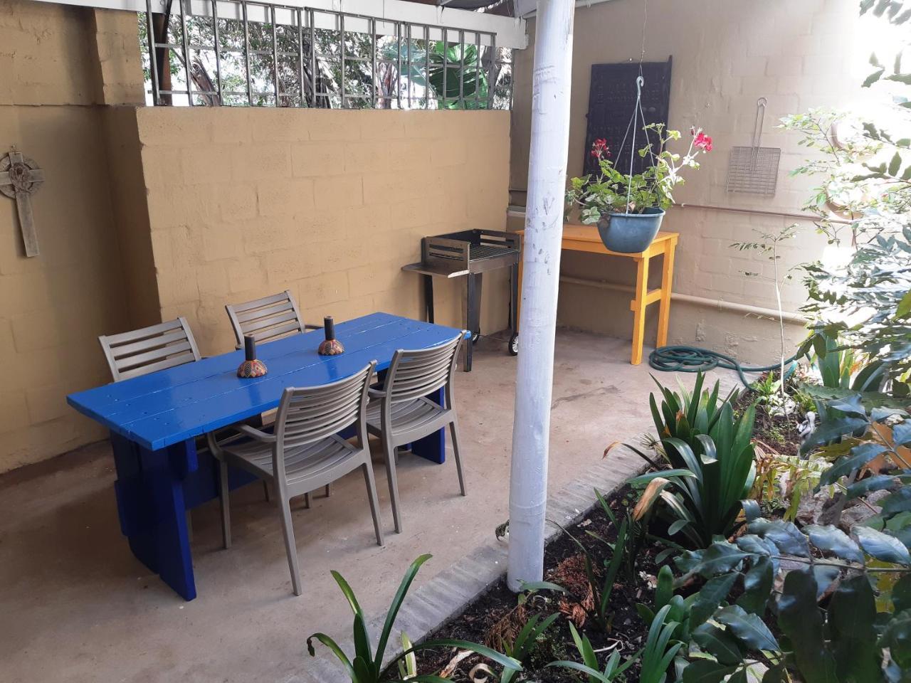 Hornbill House Self Catering Accommodation Херманус Экстерьер фото