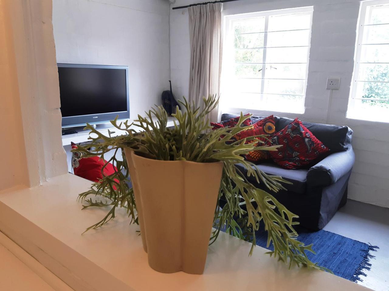 Hornbill House Self Catering Accommodation Херманус Экстерьер фото